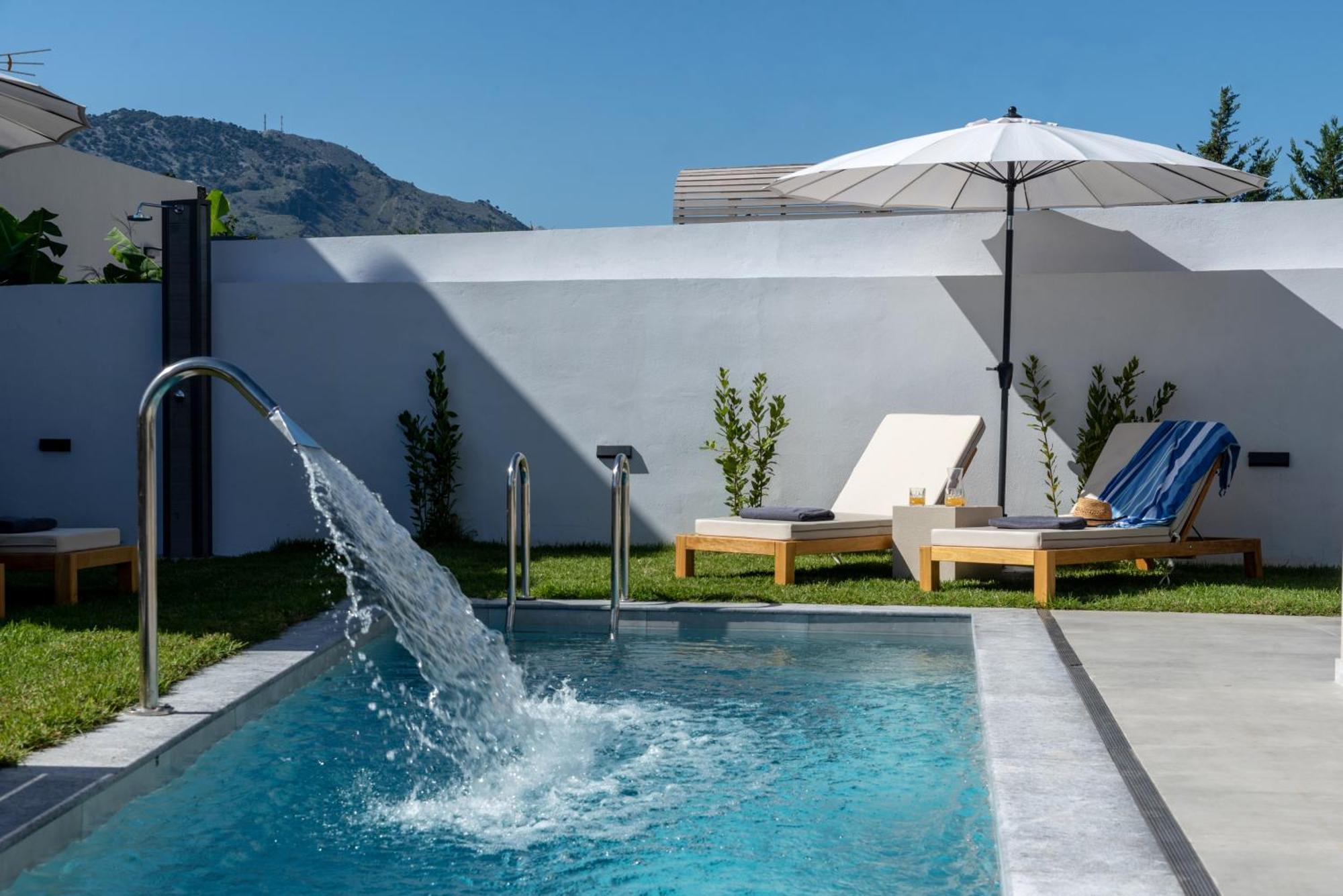 Ks Luxury Villas Heated Pools เยโอริยิอูโปลิส ภายนอก รูปภาพ